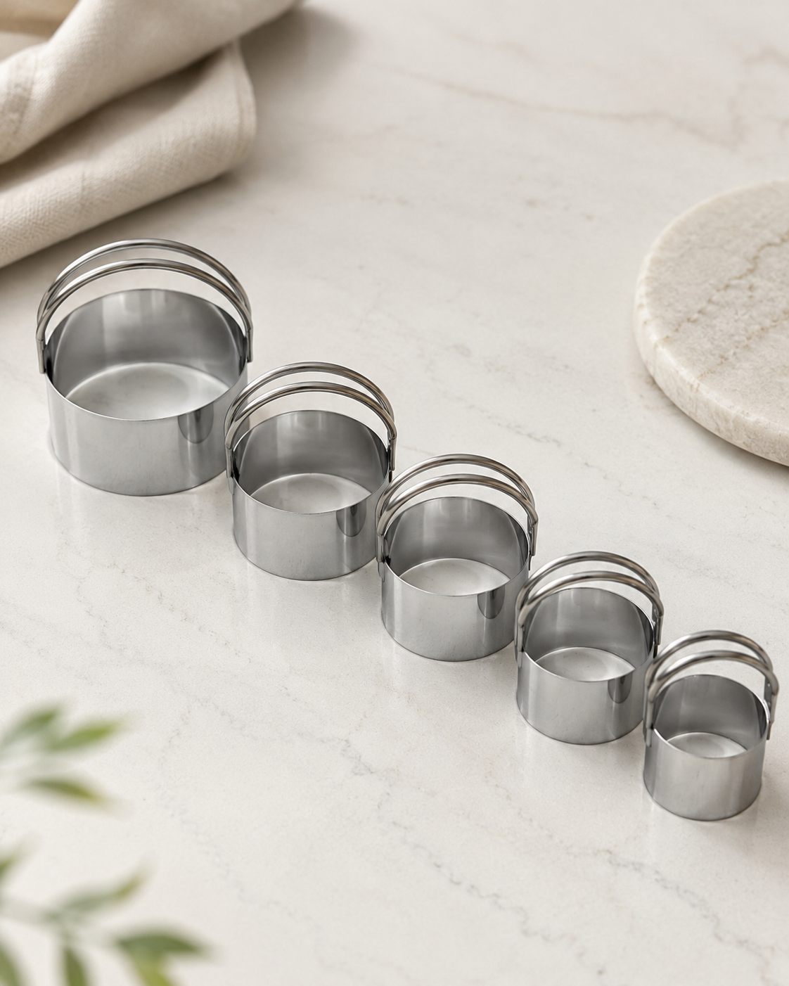 5-Piece Metal Pastry Cutter Set – Round or Square