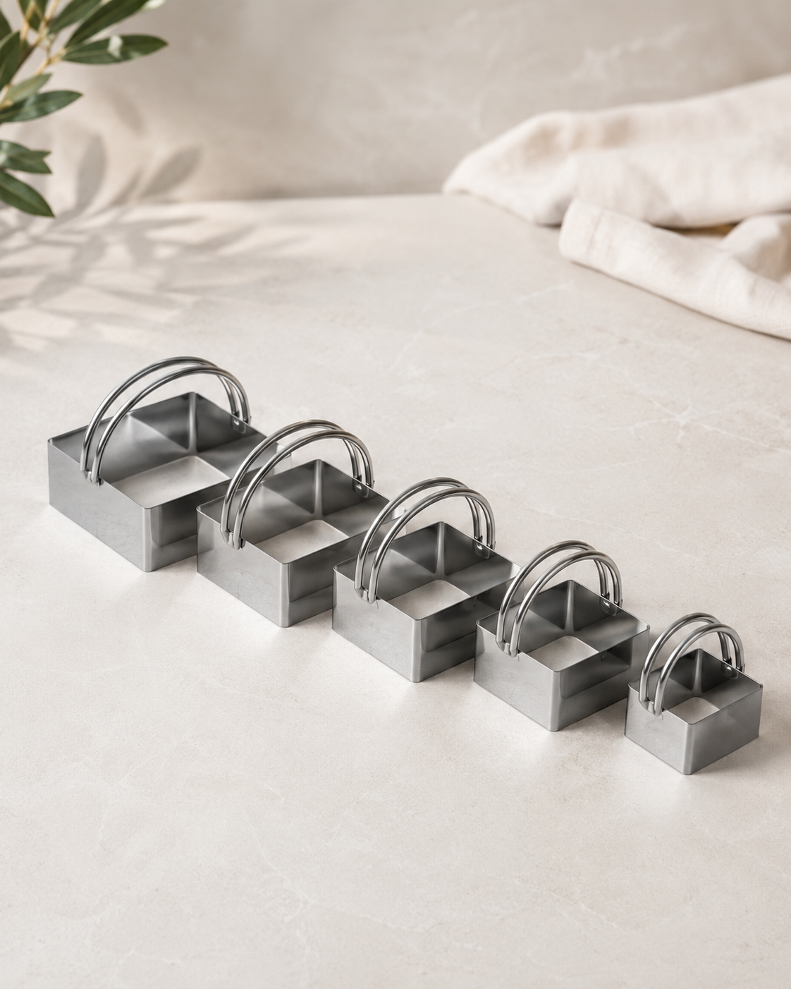 5-Piece Metal Pastry Cutter Set – Round or Square