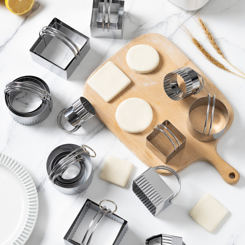 5-Piece Metal Pastry Cutter Set – Round or Square