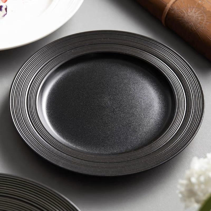 Annular Dinner Set in Black (18 pieces)