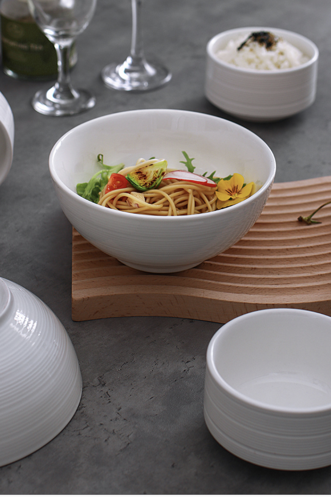 Annular Dinner Set in White (24 pieces)