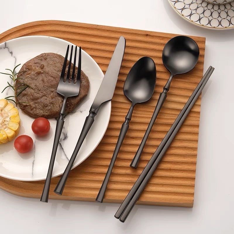 Sculpted Cutlery Set in Black