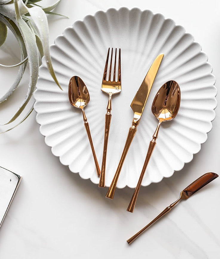 Sculpted Cutlery Set in Rose Gold