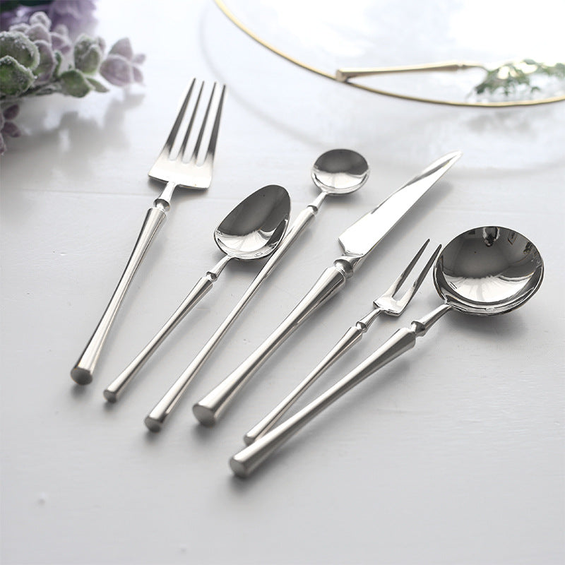 Sculpted Cutlery Set in Silver