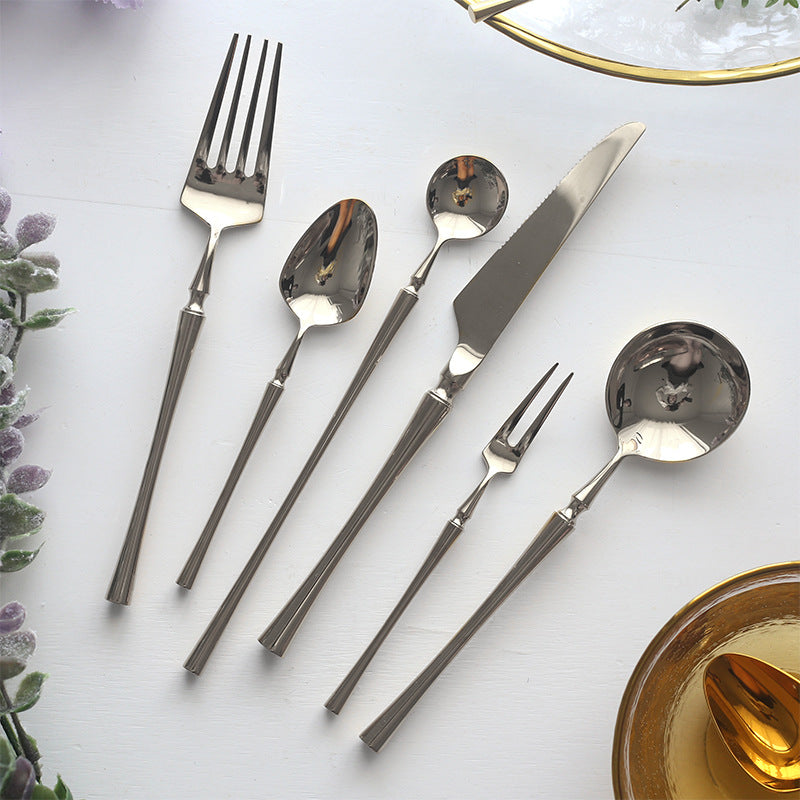 Sculpted Cutlery Set in Silver